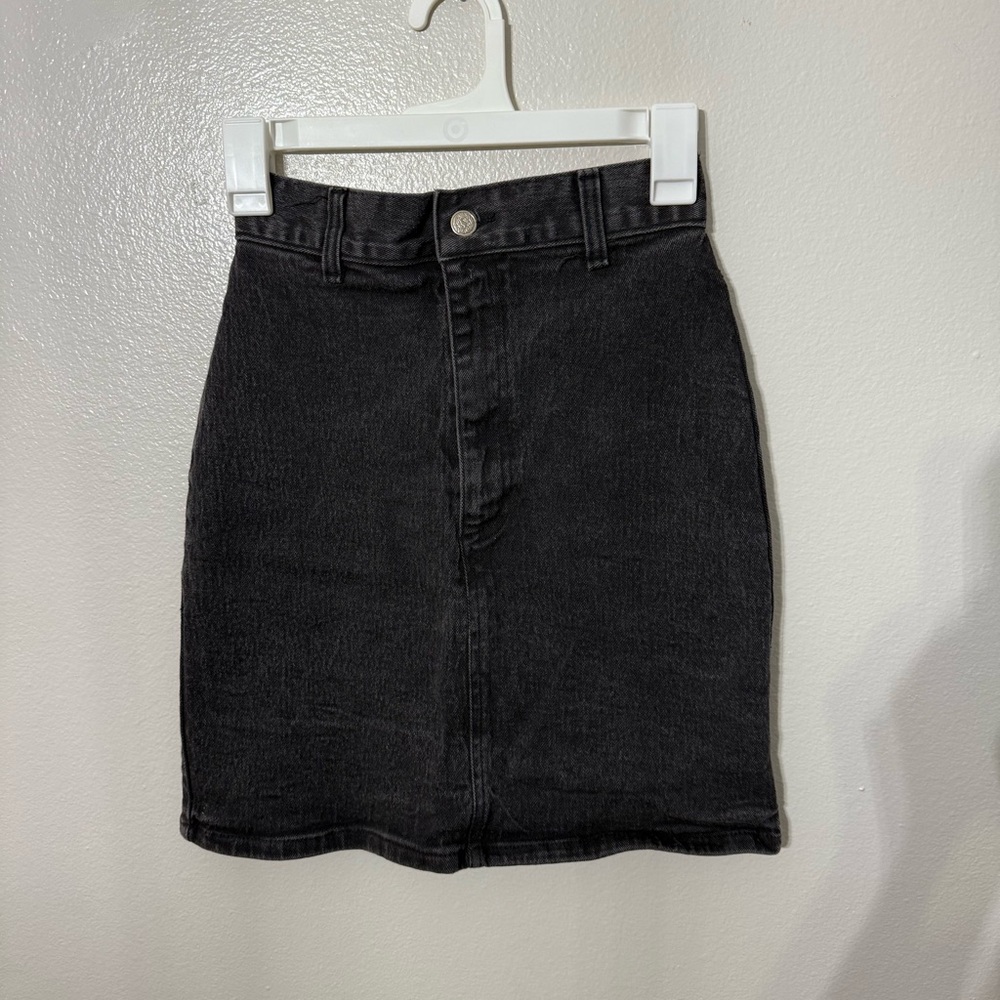 Elegant Black Pencil Skirt